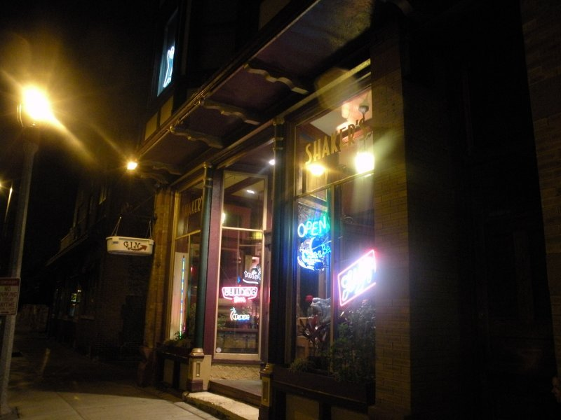 Illustration for article titled Where the Dead Go To Drink: The Best Haunted Bars, Clubs and Pubs